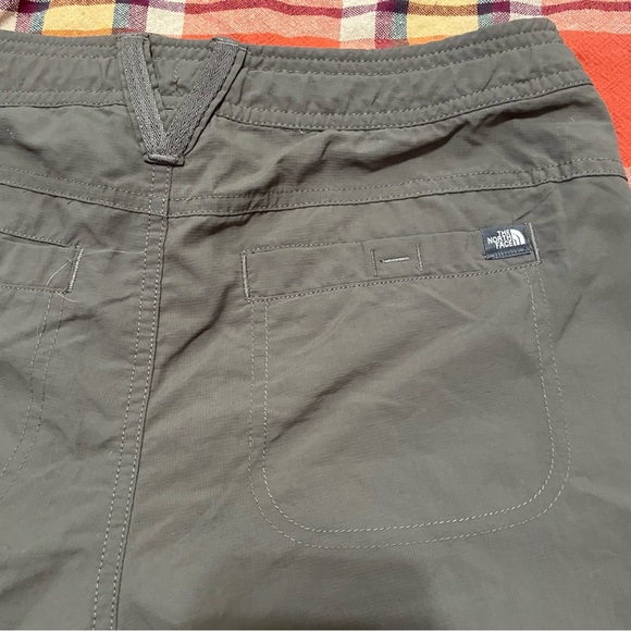 The North Face Women Hiking Shorts Size 6 - Picture 9 of 12